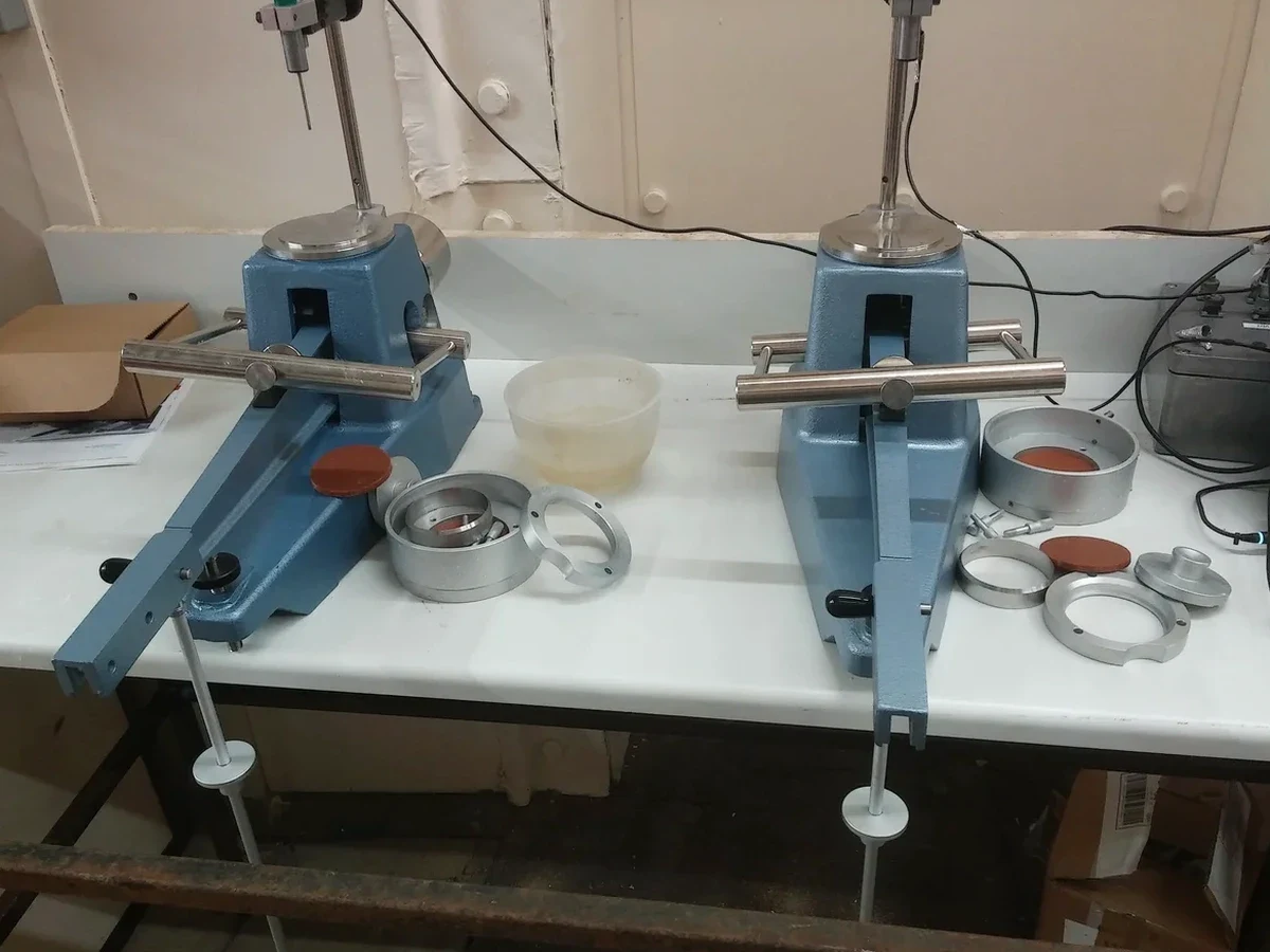 Essais de Limites d'Atterberg à Chalon-sur-Saône — Laboratoire de Mécanique des Sols